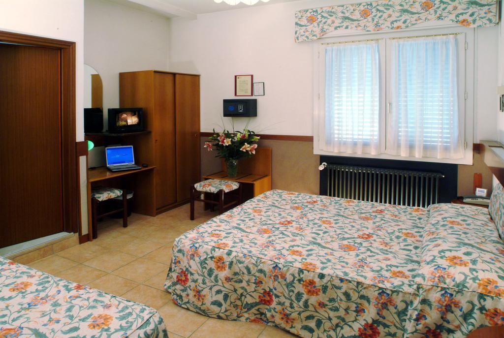 Hotel Roma Marghera Room photo