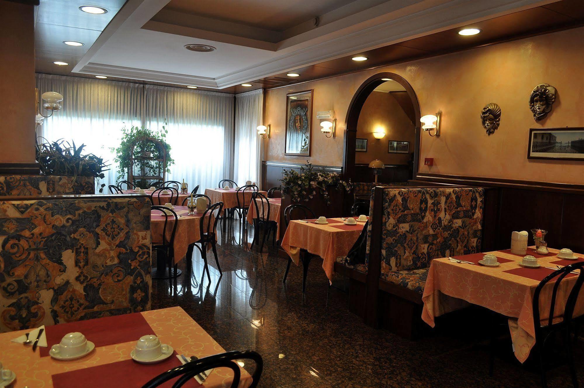 Hotel Roma Marghera Exterior photo